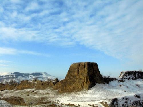 长风几万里，吹度玉门关。